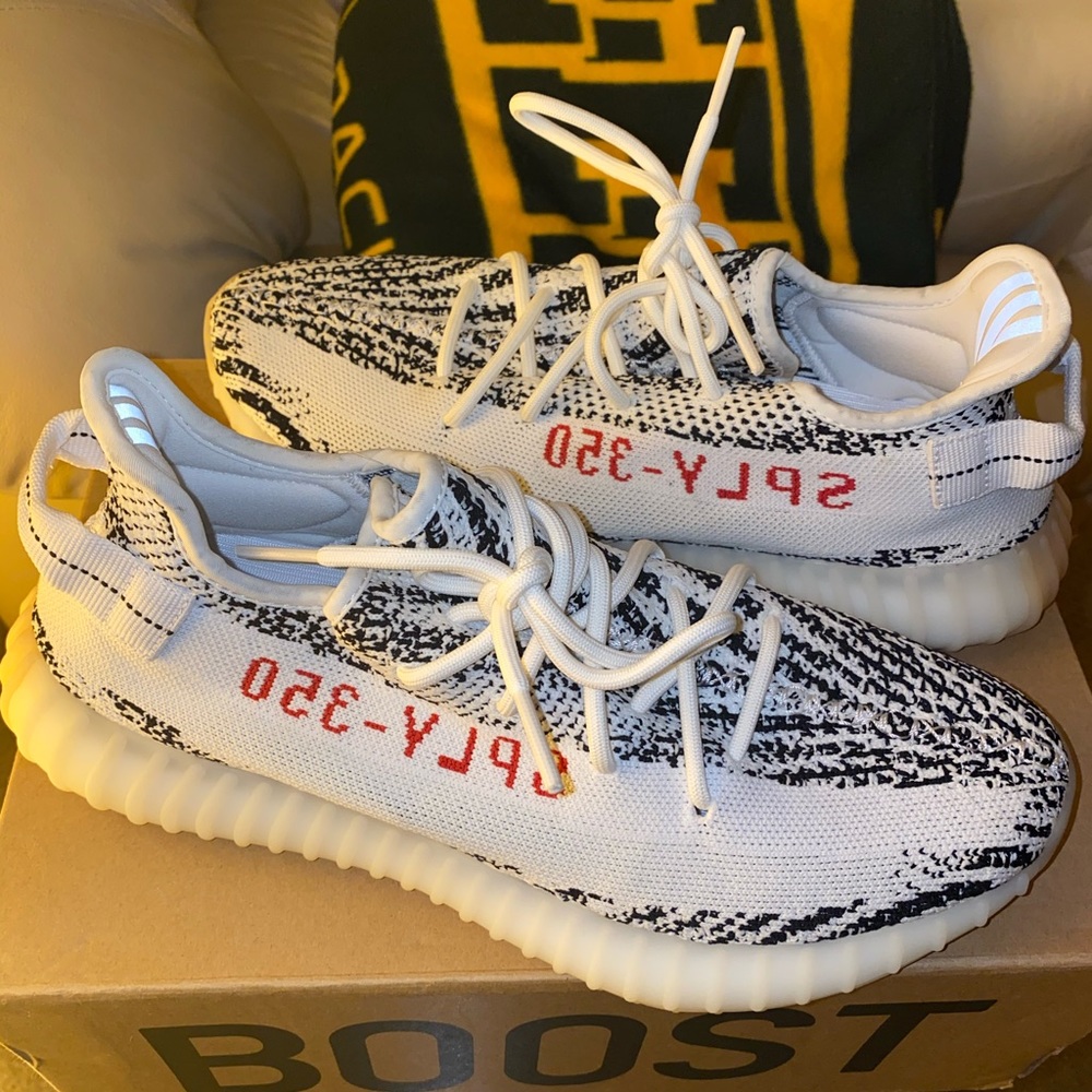 🔥Adidas “YEEZY BOOST 350 V2”🔥 - Picture 3 of 10